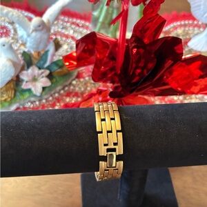 Monet Gold Link Bracelet